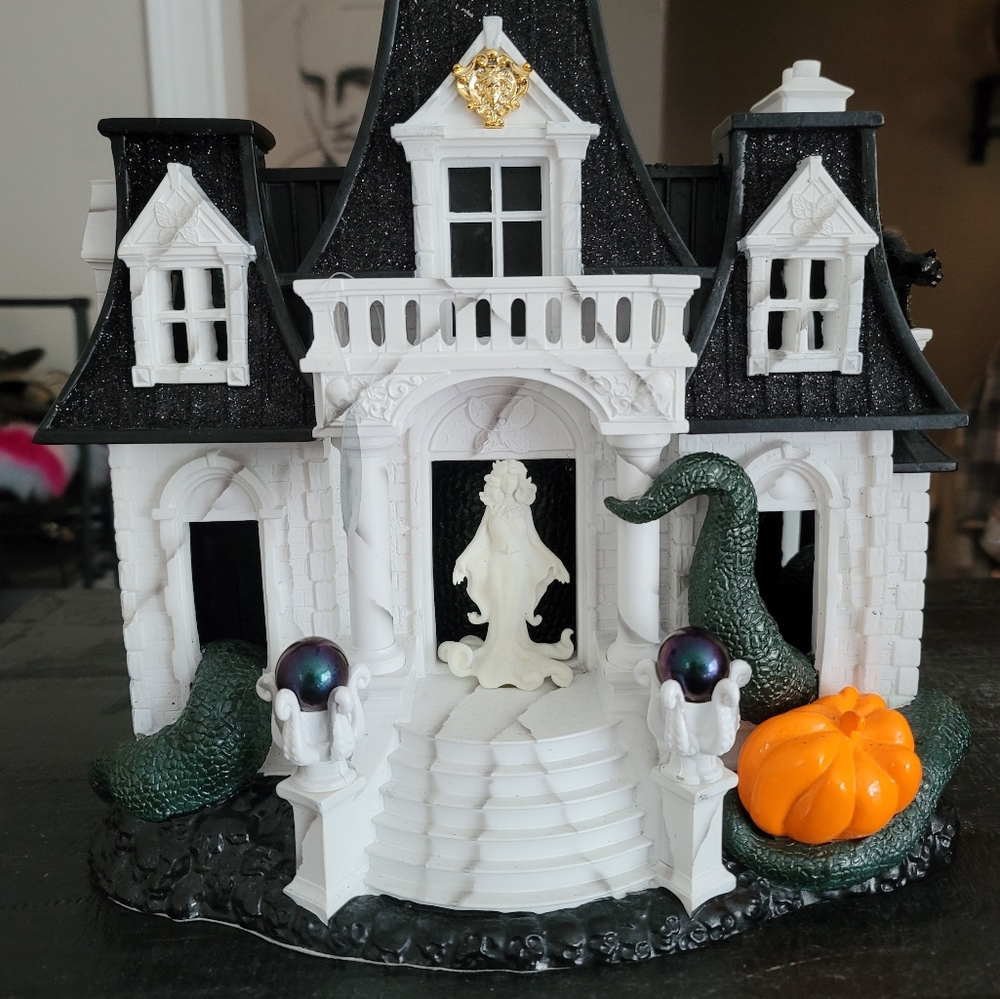 2024 Bath & Body Works Halloween Candle Holder House
